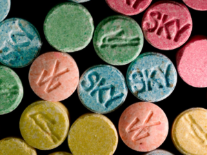 Печати наркокартелей на таблетках